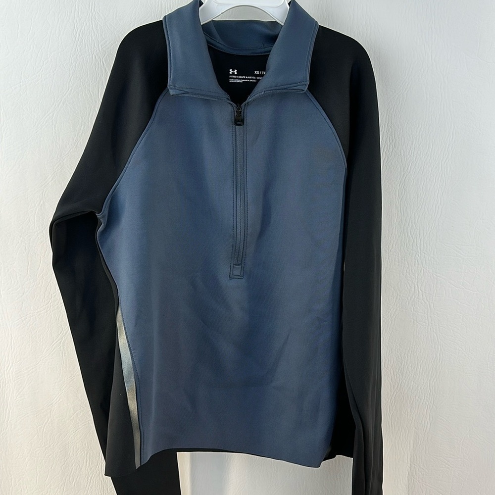 Under Armour Half Zip Pull Over Activewear Top, XS